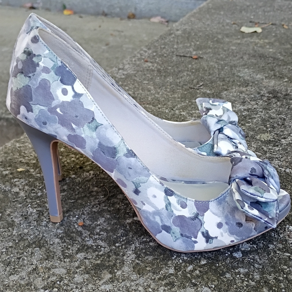 Gray Floral Peep Toe Heels - Picture 3 of 6